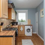 Spacious 3Db -15 Minutes From City Centre